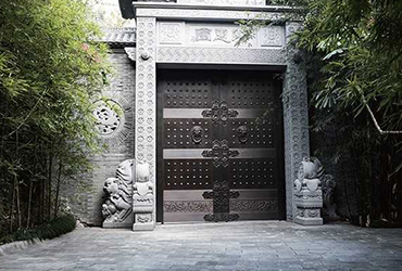 如何延長沈陽銅門的使用壽命？