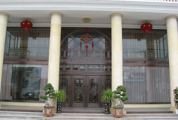 輝煌事業(yè)之選：選擇沈陽銅門，開啟成功大門  